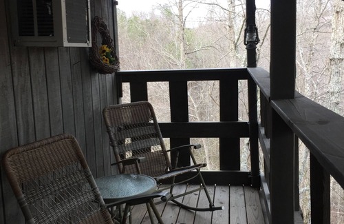 East Bernstadt Cabin | Cabin at Woods Creek Lake in East Bernstadt, Ky Beautiful Wooded Views,