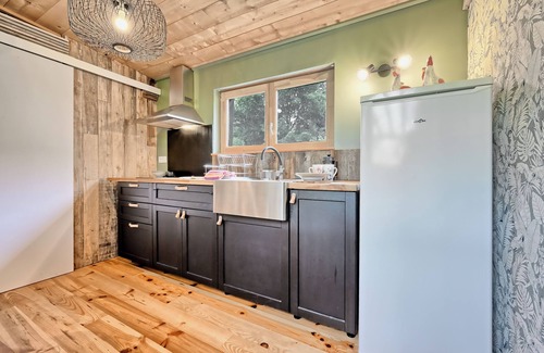 Arrien-en-Bethmale Cabin | Cabin 'Belle Lune' with Mountain View, Private Terrace and Private Garden