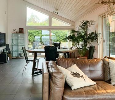 Spangereid House | Cabin By The Fjord Med Spa