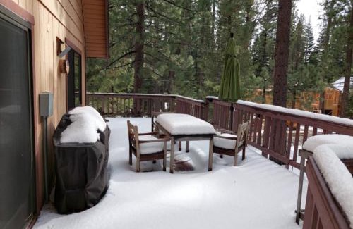North Upper Truckee House | Cabin Close To Hiking Trails And Ski Resorts