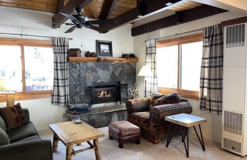 North Upper Truckee House | Cabin Close To Hiking Trails And Ski Resorts