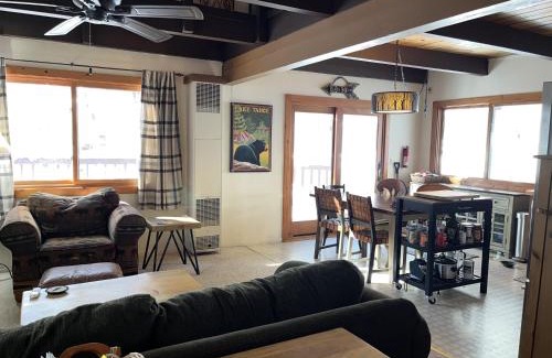 North Upper Truckee House | Cabin Close To Hiking Trails And Ski Resorts