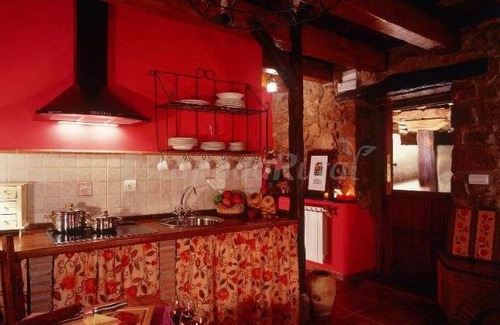 Robledo de la Guzpena Cottage | Cabin ∙ 7 bedrooms ∙ 2 guests