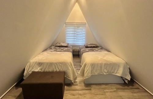 Alto Boquete Ski Chalet | Cabin facing the Caldera River