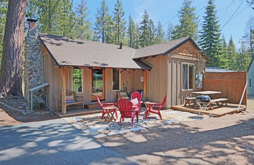 Sunnyside Cabin | Cabin Fever - 1 bed, 1 bath * fireplace