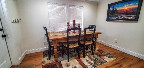 West Jefferson House | Cabin Fever