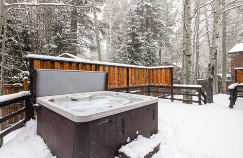 Tahoe Sierra Estates House | Cabin for 8 HotTub Walk to Private Beach for HOA