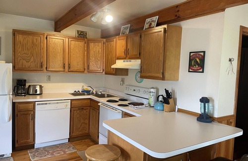 Campton Cabin | Cabin for two with an awesome view hot tub and wi-fi