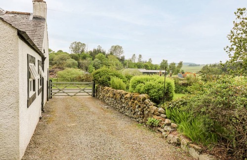 Beattock Cottage | Cabin ∙ 3 bedrooms ∙ 5 guests