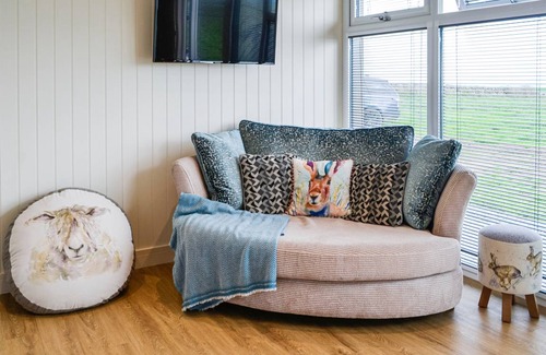Newton Stewart Cottage | Cabin ∙ 1 bedroom ∙ 2 guests