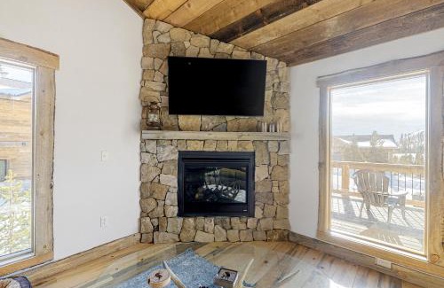 Grand Lake House | Cabin Getaway & Stonewood Lodge