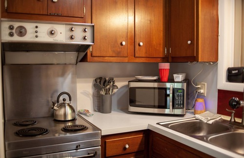 Mount Gretna Cottage | Cabin: Hot Tub, Grill, Lake, Wineries & Near Hershey Park, Family & Dog Friendly