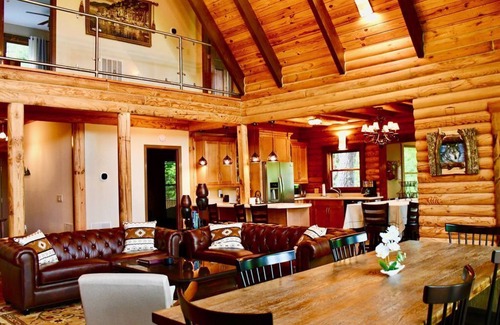 Lake Lure Cabin | Cabin, hot tub, High Speed Internet, fire pit, resort, hiking, boating,spa,golf