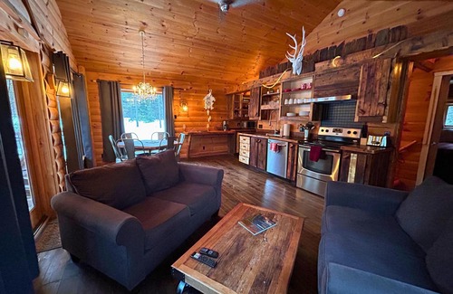 La Malbaie House | Cabin Huski - Les Chalets de Môh