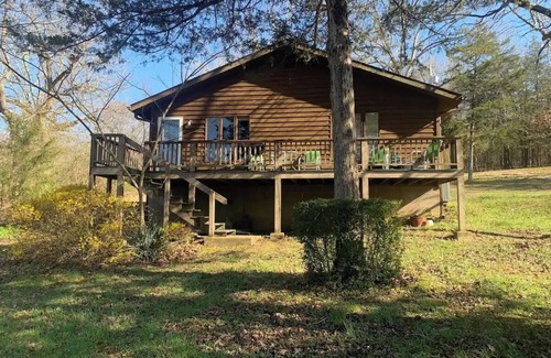Hardy Cabin | Cabin in Hardy on Kiwanie Lake with fishing boat & kayak, near Spring River