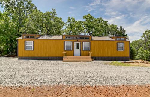 Blocker House | Cabin in Petrified Forest Near Eufala Lake!