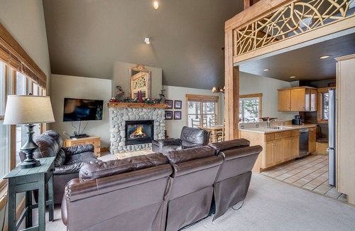 Keystone Apartment | Cabin in the Pines 4