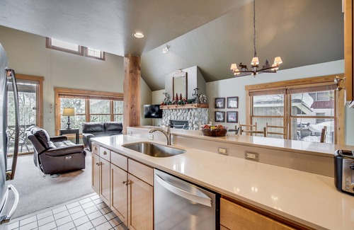 Keystone Apartment | Cabin in the Pines 4
