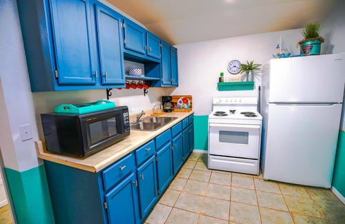 Eddyville Cottage | Cabin In The Woods (Sleeps 1-6) - Secluded cabin: 1BR (2Q), 1BA (shower), LR, kitchen, patio, fire pit.