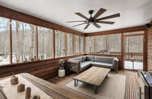 Great Cacapon House | Cabin in the Woods w Hot Tub