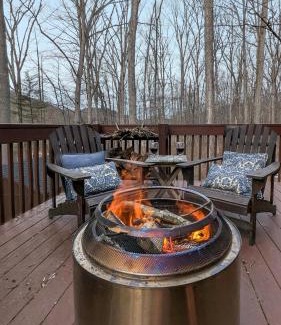 Great Cacapon House | Cabin in the Woods w Hot Tub