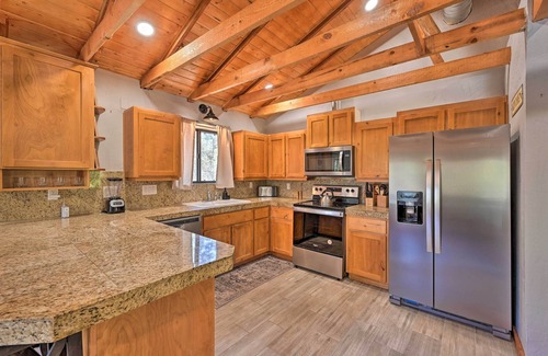 Pine Cabin | Cabin in Tonto National Forest: Deck & Views!