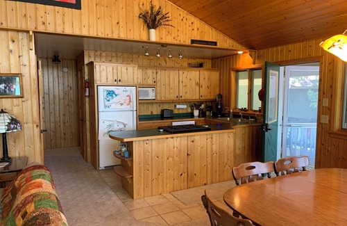 Lake Arrowhead Cabin | Cabin/lake house on Lake Arrowhead. A family retreat with private beach!