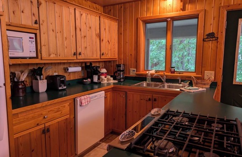 Lake Arrowhead Cabin | Cabin/lake house on Lake Arrowhead. A family retreat with private beach!