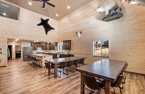 Mammoth Creek Cabin | Cabin Lodge at Panguitch Lake Sleeps 18, wifi, good roads, year round access