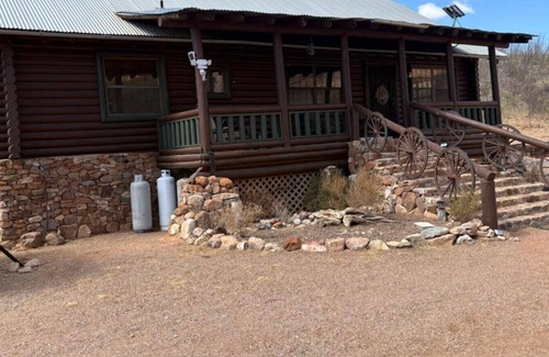 Hereford Cabin | Cabin near Bisbee and Sierra Vista AZ on 40 Acres