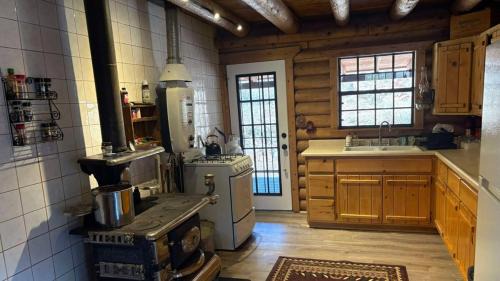 Hereford House | Cabin near Bisbee and Sierra Vista AZ on 40 Acres