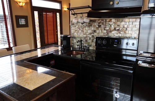 Bellevue Cabin | Cabin near Mississippi with Pickleball court - North Star