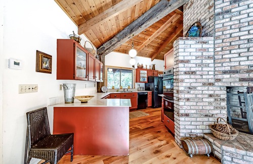 Burnt Ranch House | Cabin near the river with private pool, wood-burning fireplace & patio