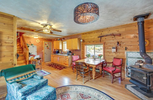 Pollock Cabin | Cabin on Little Salmon River ~ 10 Mi to Riggins!