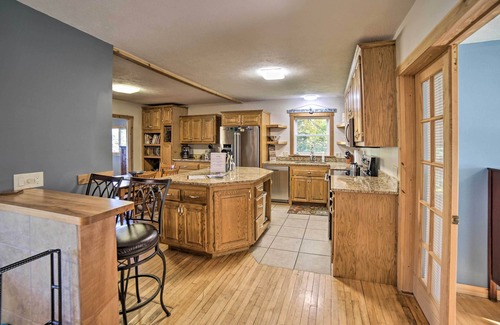 Wetmore Cabin | Cabin on Powell Lake w/On-Site Snowmobile Trails!