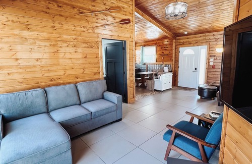 Brainerd Cabin | Cabin on private beach on a lake near Brainerd! 2 bedrooms, sleeps 7!