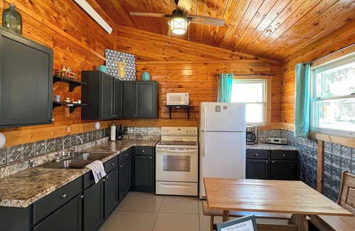 Brainerd Cabin | Cabin on private beach on a lake near Brainerd! 2 bedrooms, sleeps 7!