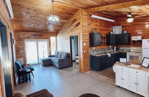 Brainerd Cabin | Cabin on private beach on a lake near Brainerd! 2 bedrooms, sleeps 7!