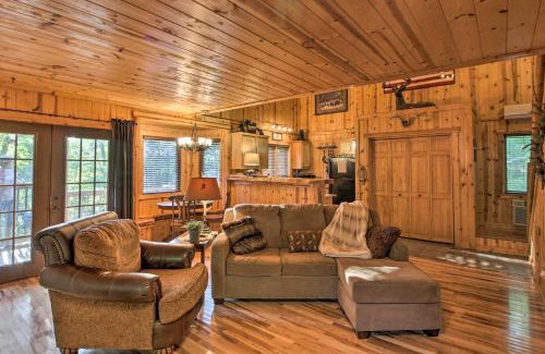 Blue Eye House | Cabin on Table Rock Lake with Hot Tub and Fire Pit!