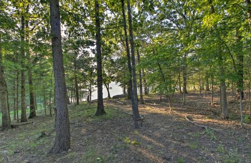Blue Eye House | Cabin on Table Rock Lake with Hot Tub and Fire Pit!