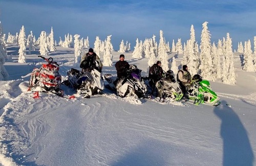 Lumby Cabin | Cabin Rentals at Guest Lodge in North Okanagan