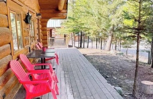 Lac Le Jeune Cabin | Cabin(s) available for family(s) next to other