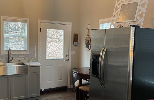 Groveoak Cabin | Cabin - secluded and Guntersville Lake w/hot tub and fire pit