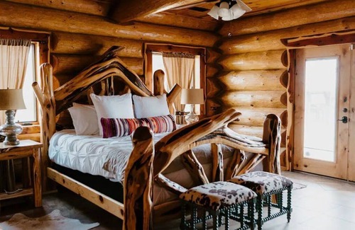 Graham Cabin | Cabin: Sleeps-14, 10 Acres, Pool + Outdoor Bar