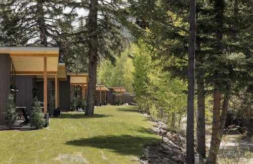 Grant House | Cabin Stay Your Basecamp in Grant Soak & Sweat