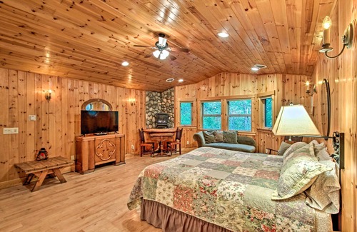 Ashford Cottage | Cabin + Studio: 5 Mi to Mt Rainier Nat'l Park