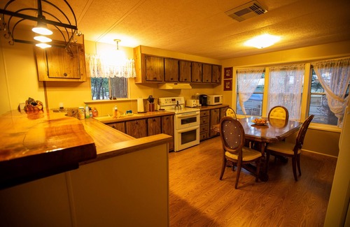 Overgaard Cabin | Cabin Style Home Among Ponderosa Pines