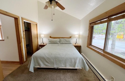 Woodland Park Bed & Breakfast | Cabin Suite