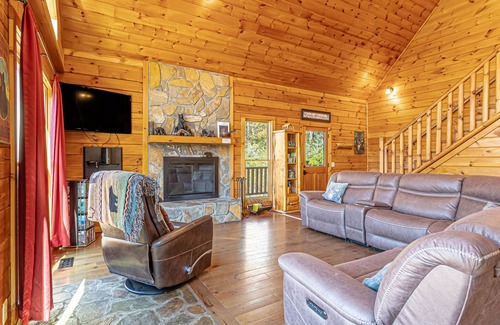 Lake Lure Cabin | Cabin w/Mtn Views, Dogs OK!