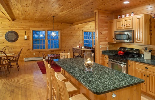 Greenwood House | Cabin w/Views, Grill, Sauna, Pool Table, Games